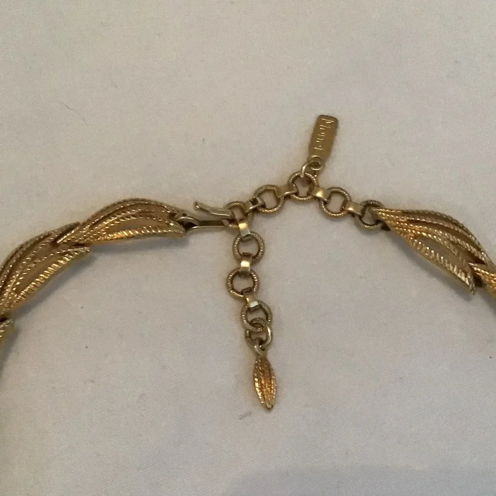 Monet - Vintage gold toned chunky necklace - Picture 4 of 6